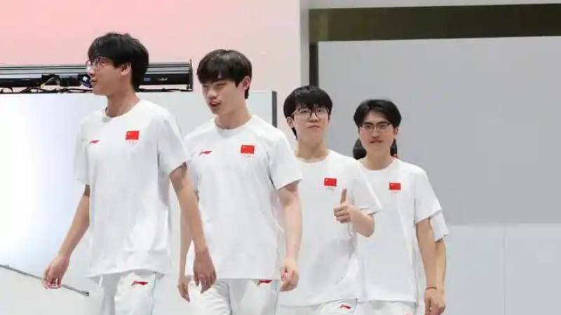 拜仁多特对攻战六球收官